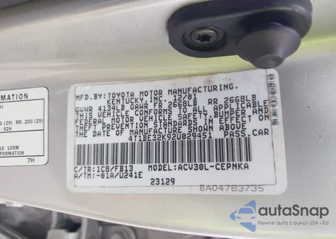 2002 Toyota Camry Le z USA, uszkodzony, nr VIN 4T1BE32K92U029451